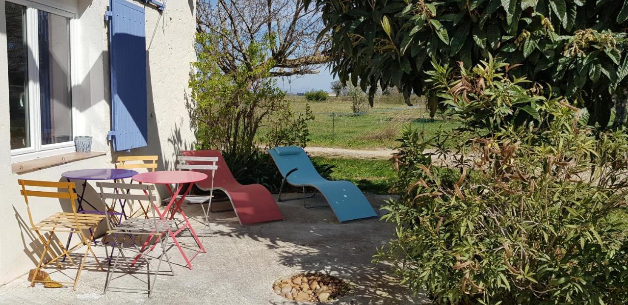Petite Maison Refaite A Neuf Dans Mas Du 19Eme Siecle Arlés Exterior foto